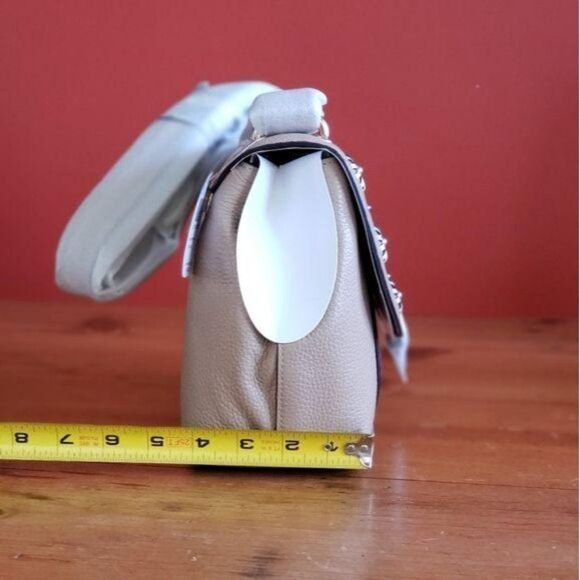 COACH Remi Whipstitch Daisy Embellished Leather Crossbody Shoulder Handbag - Picture 4 of 15